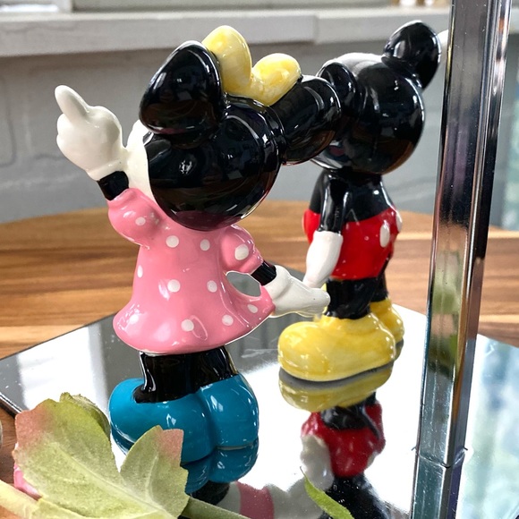 Disney Mickey & Minnie Mouse Figurines - Picture 4 of 5